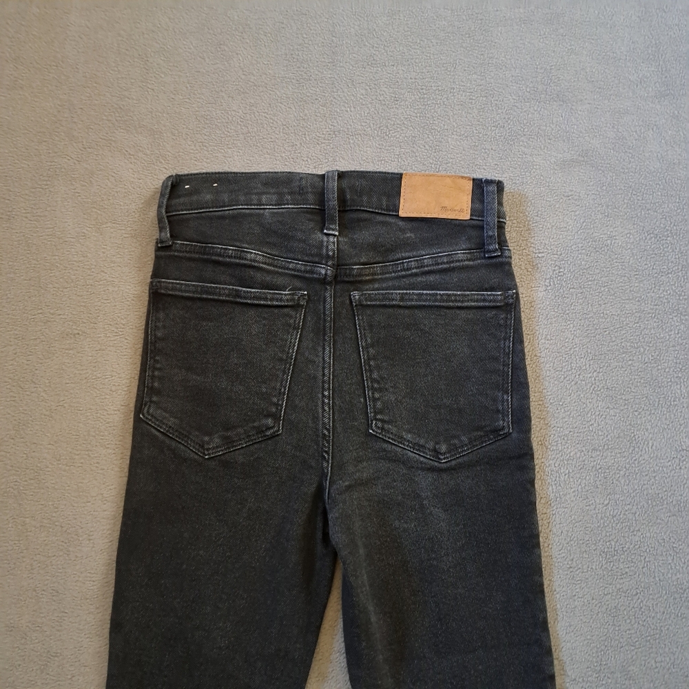 Madewell Black Cropped Frayed-Hem Jeans - Picture 11 of 13